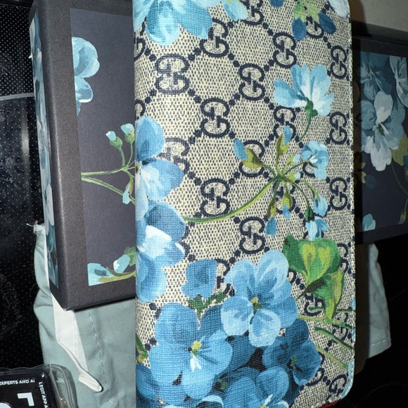 Gucci GG Supreme Blue Blooms Wallet Brand New - Picture 3 of 4